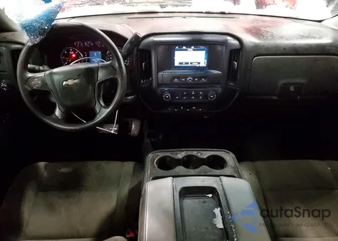 2017 Chevrolet Silverado K1500 Custom z USA, uszkodzony, nr VIN 1GCVKPEC5HZ357239